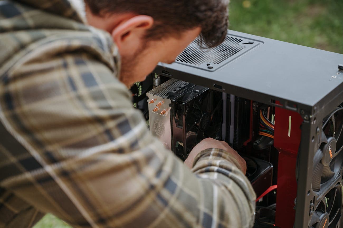 Nettoyage et entretien complet d un PC gamer en atelier