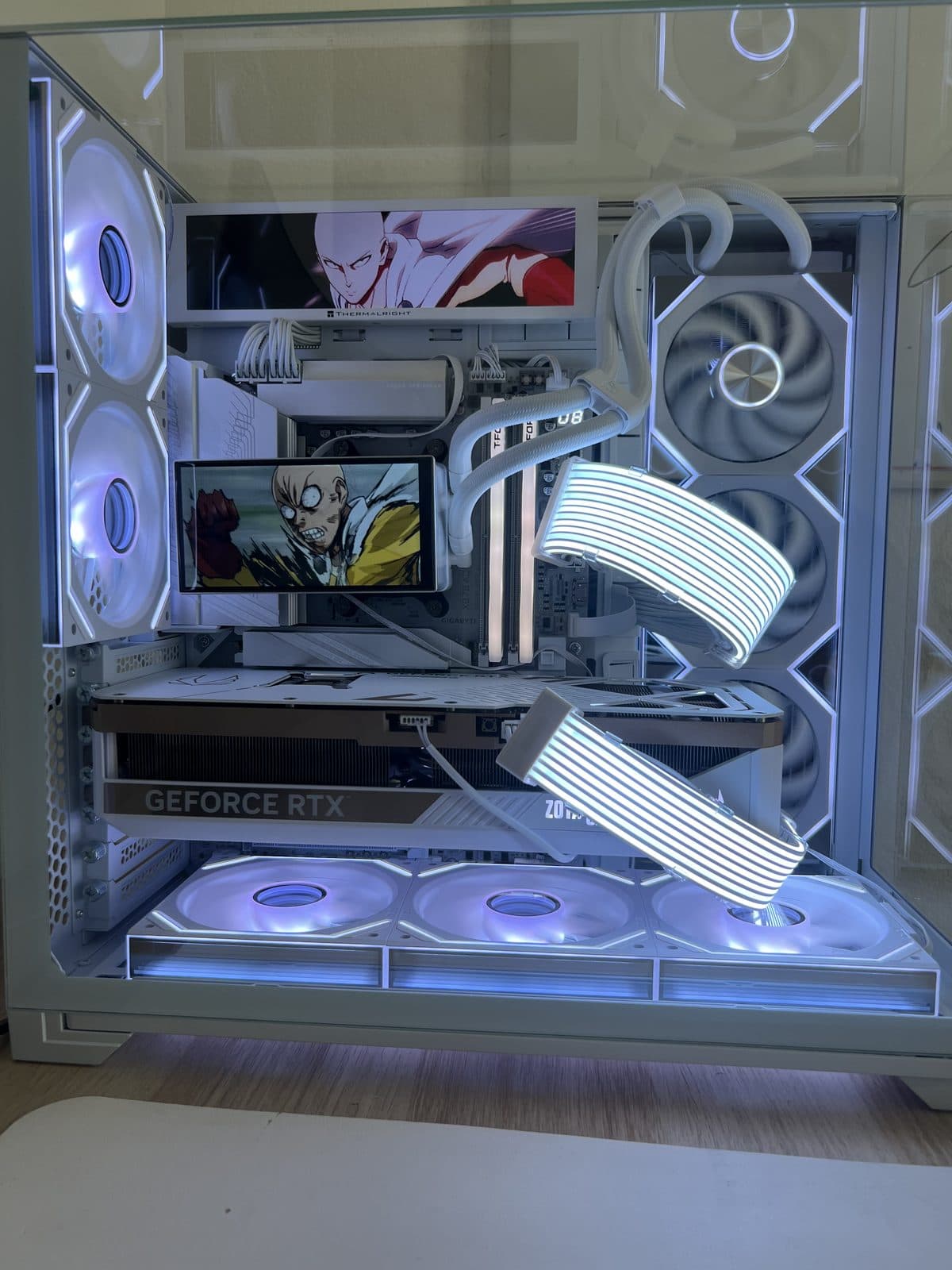 PC gamer blanc Ryzen 7 9800X3D et RTX 5080 dans un boîtier Lian Li O11 Vision Compact monté sur mesure par MyPcFactory